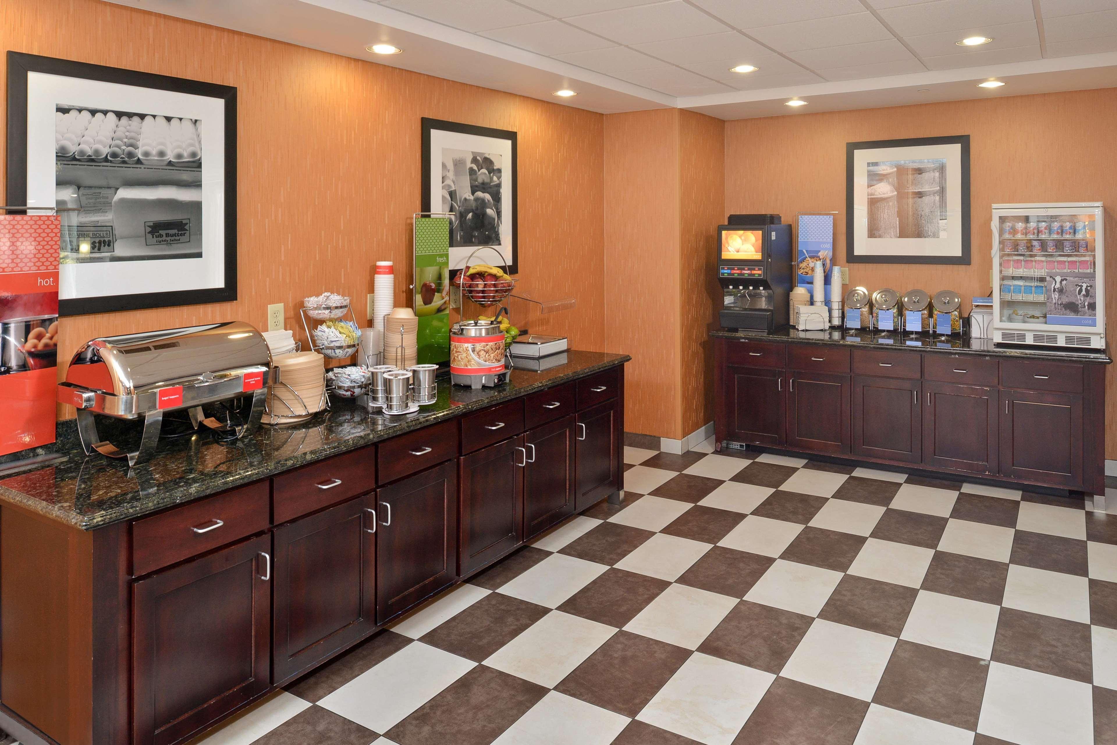 Hampton Inn Muscatine Extérieur photo